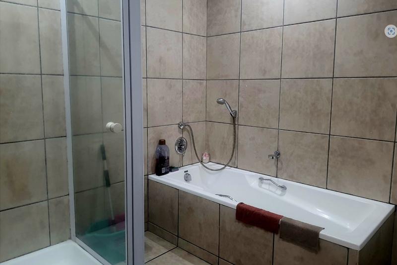 2 Bedroom Property for Sale in Heiderand Western Cape